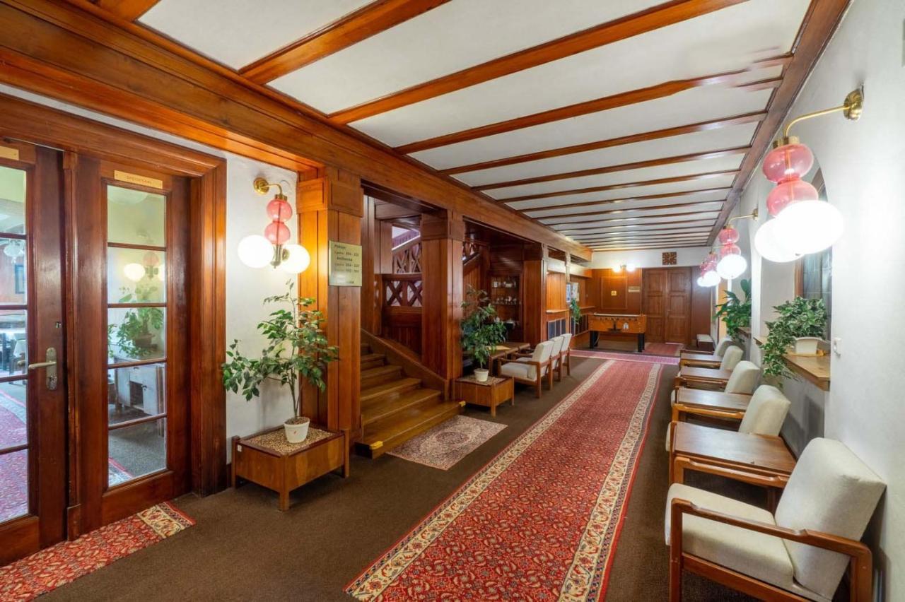 Hotel Vetrov Vysoké nad Jizerou エクステリア 写真