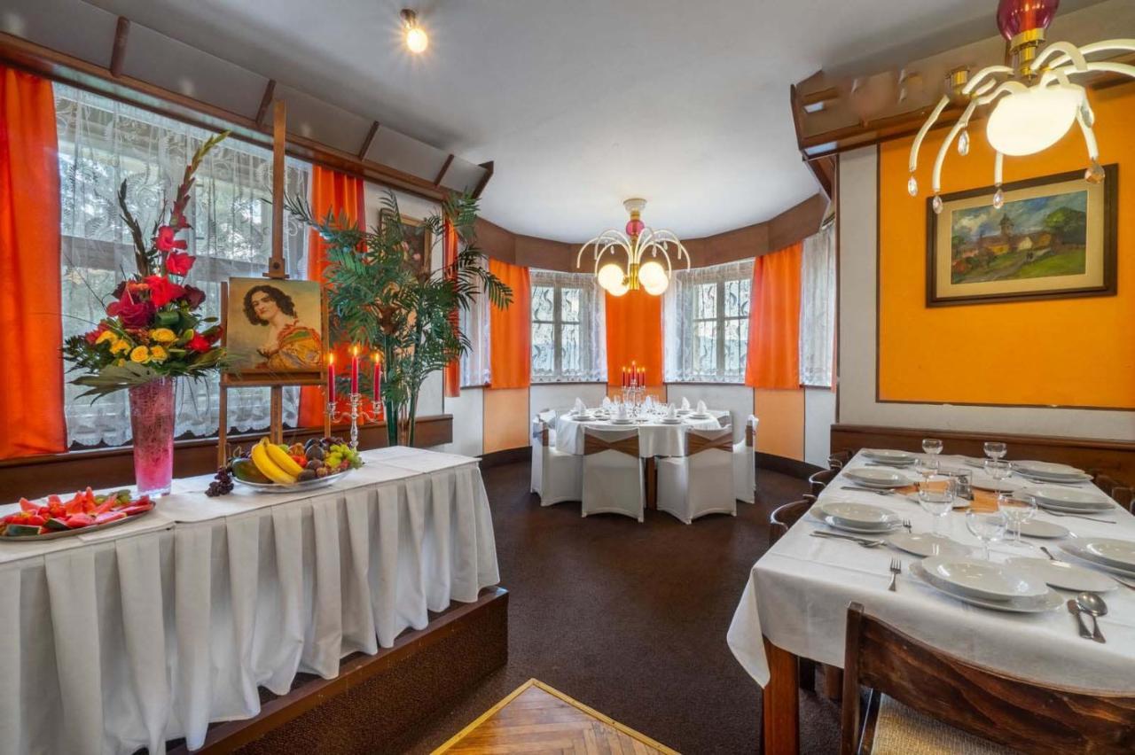 Hotel Vetrov Vysoké nad Jizerou エクステリア 写真