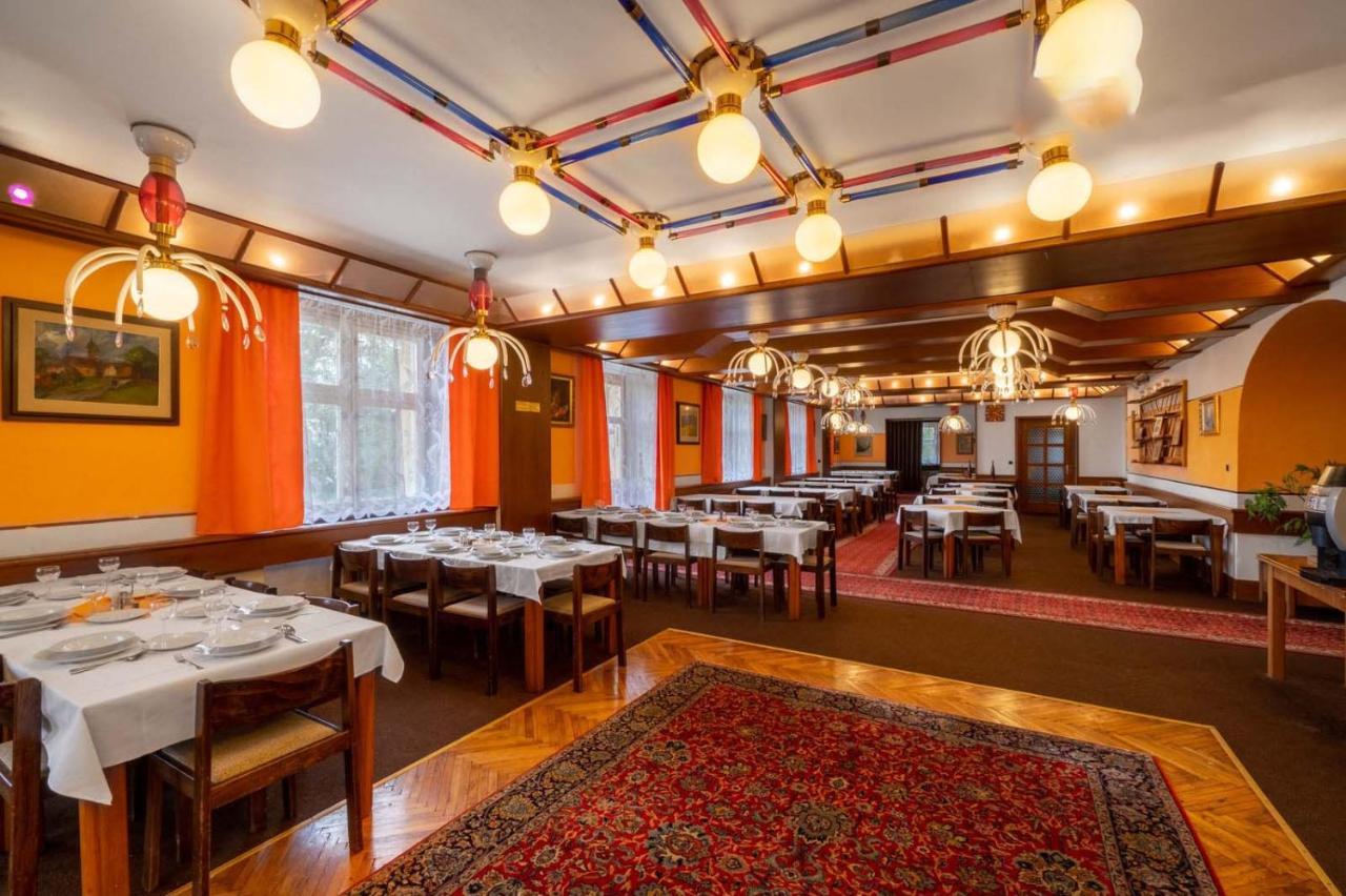 Hotel Vetrov Vysoké nad Jizerou エクステリア 写真