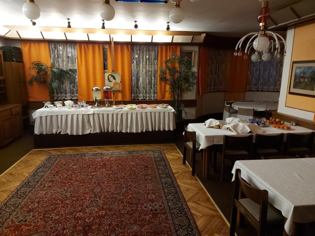 Hotel Vetrov Vysoké nad Jizerou エクステリア 写真