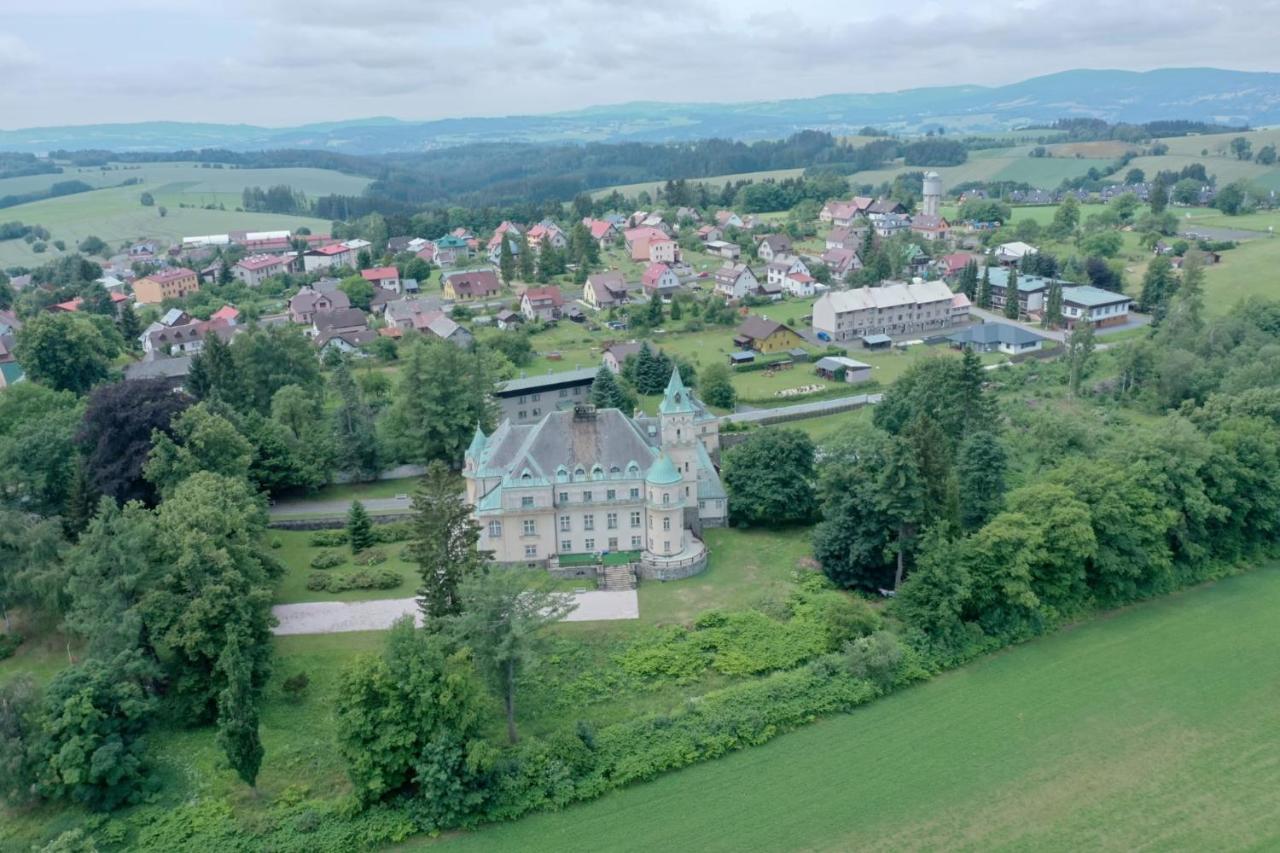 Hotel Vetrov Vysoké nad Jizerou エクステリア 写真